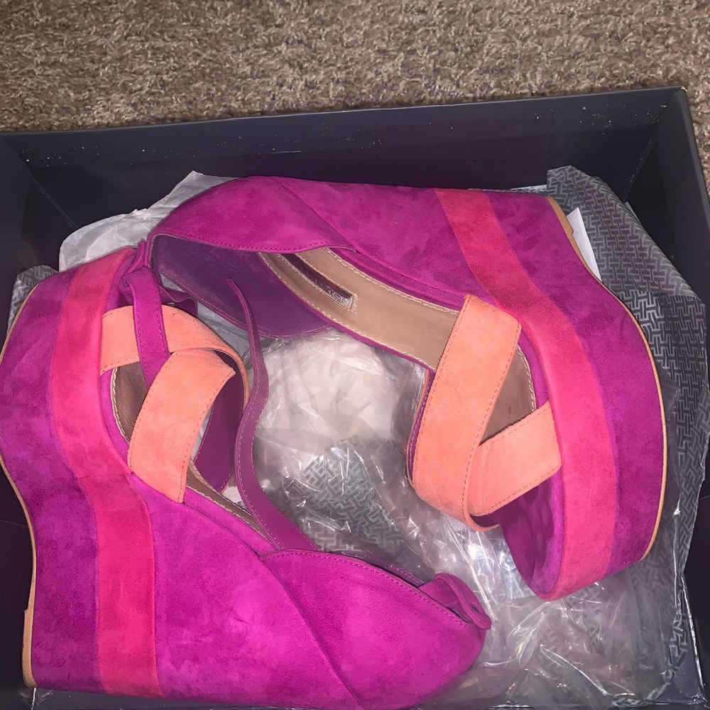 H by Halston Purple & Peach Platform Pump